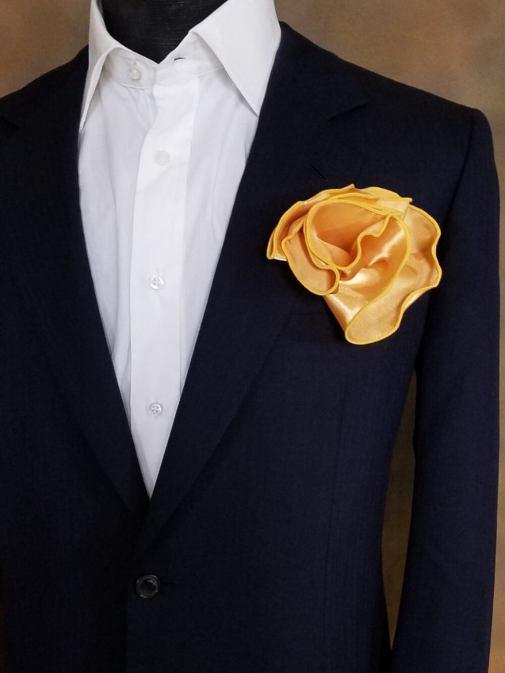 NEW Gold Satin 2-in-1 Pouf Round Pocket Square